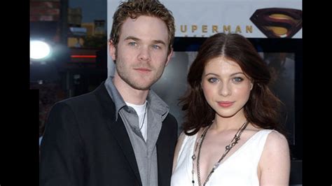 A Look At Michelle Trachtenberg’s Dating Life Over。